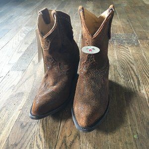 Miranda Lambert's Idyllwind cowgirl boots